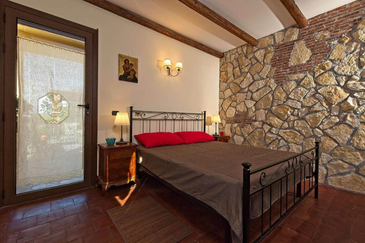 Horse House Apartment Ragalna ภายนอก รูปภาพ
