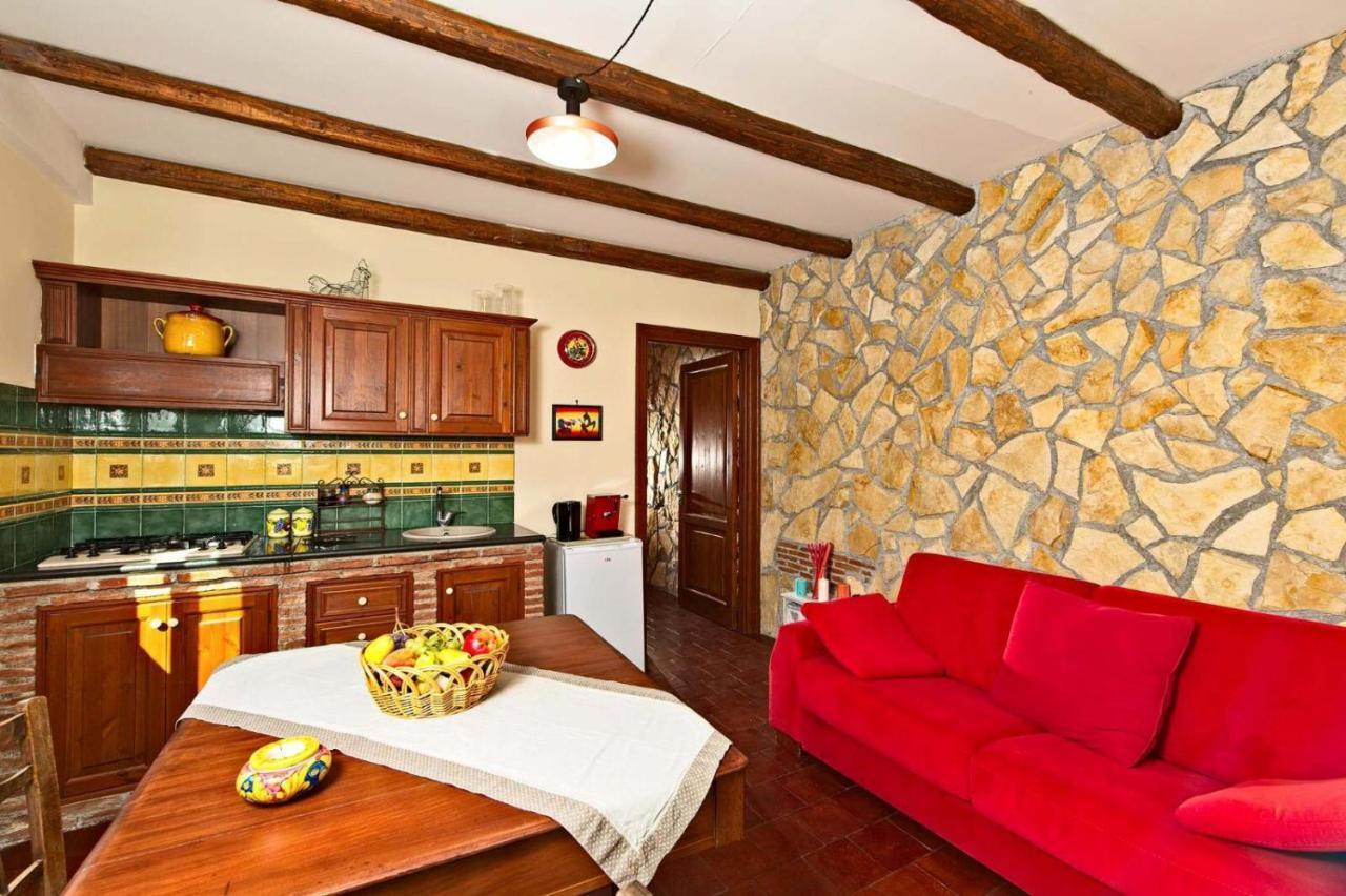 Horse House Apartment Ragalna ภายนอก รูปภาพ